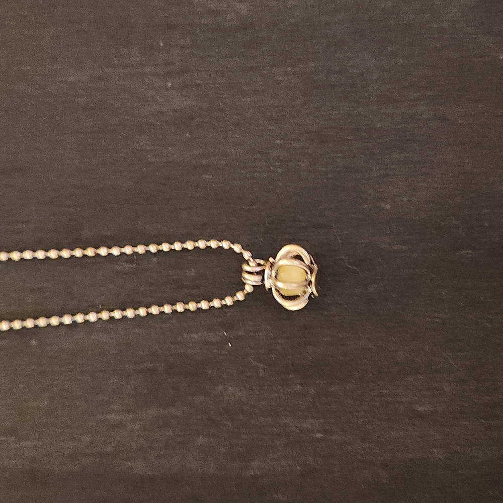 Small Glow-in-the-Dark pearl necklace